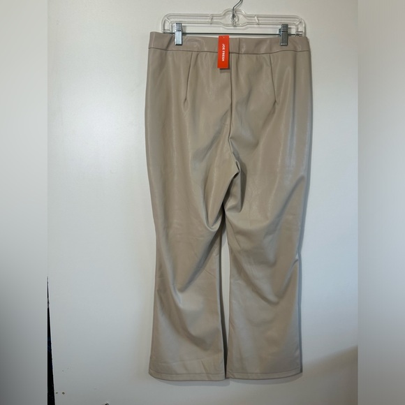 NWT JOE FRESH FAUX LEATHER WOMEN PANTS IN CREAM COLOUR SIZE 10 - Picture 5 of 10